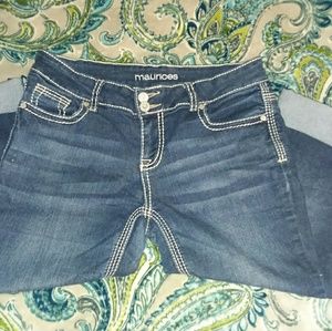 *PRICE DROP* Maurices Denim Capris - Size 5/6